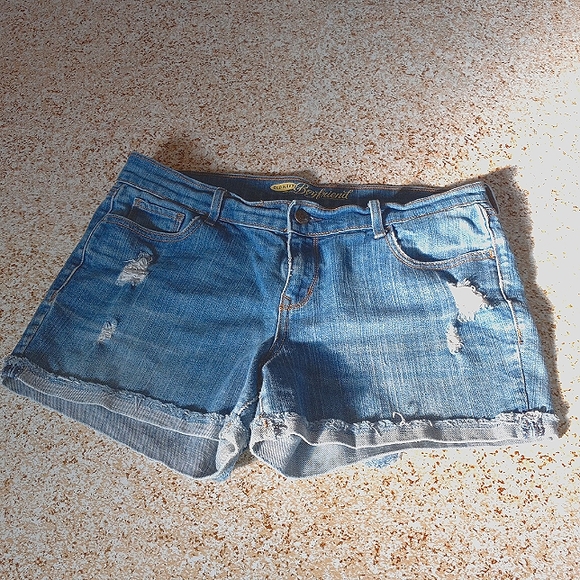 Old Navy Pants - Jean shorts size 6